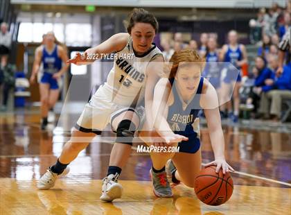 Thumbnail 2 in Indianapolis Bishop Chatard vs. Tri-West Hendricks (IHSAA 3A Regional Semifinal) photogallery.