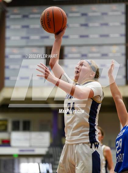 Thumbnail 2 in Indianapolis Bishop Chatard vs. Tri-West Hendricks (IHSAA 3A Regional Semifinal) photogallery.