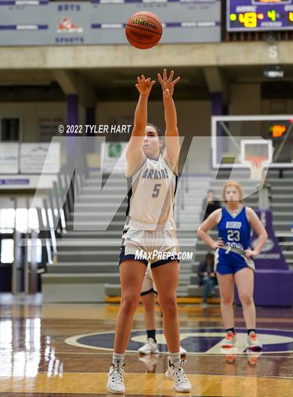 Thumbnail 2 in Indianapolis Bishop Chatard vs. Tri-West Hendricks (IHSAA 3A Regional Semifinal) photogallery.