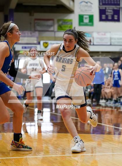 Thumbnail 1 in Indianapolis Bishop Chatard vs. Tri-West Hendricks (IHSAA 3A Regional Semifinal) photogallery.