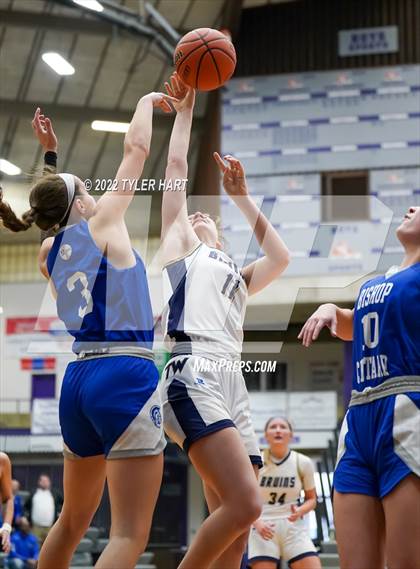 Thumbnail 1 in Indianapolis Bishop Chatard vs. Tri-West Hendricks (IHSAA 3A Regional Semifinal) photogallery.