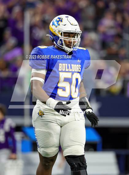 Thumbnail 3 in Chapel Hill vs. Anna (UIL 4A D1 Football Final) photogallery.