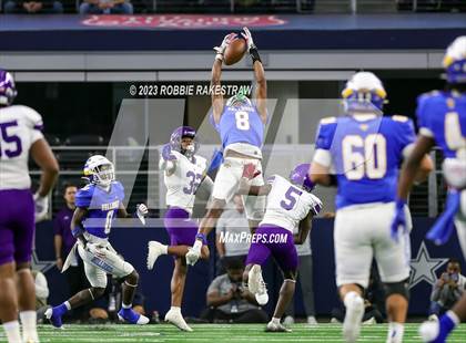 Thumbnail 3 in Chapel Hill vs. Anna (UIL 4A D1 Football Final) photogallery.