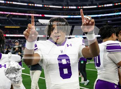Thumbnail 2 in Chapel Hill vs. Anna (UIL 4A D1 Football Final) photogallery.