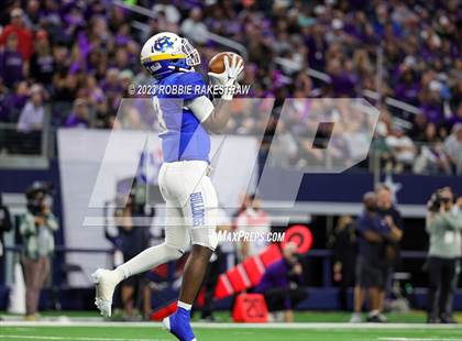 Thumbnail 3 in Chapel Hill vs. Anna (UIL 4A D1 Football Final) photogallery.