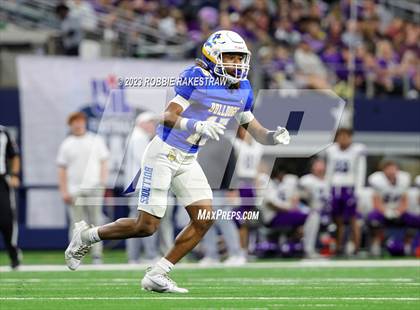 Thumbnail 3 in Chapel Hill vs. Anna (UIL 4A D1 Football Final) photogallery.