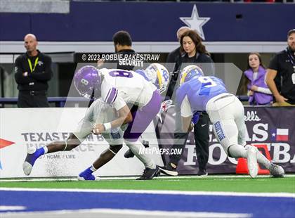 Thumbnail 3 in Chapel Hill vs. Anna (UIL 4A D1 Football Final) photogallery.
