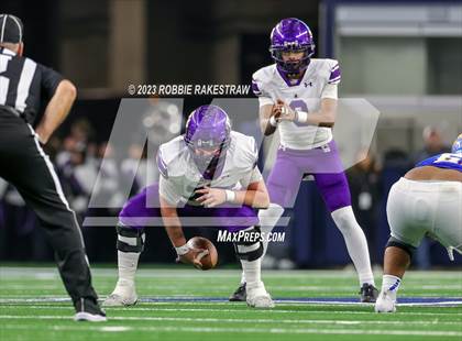 Thumbnail 2 in Chapel Hill vs. Anna (UIL 4A D1 Football Final) photogallery.