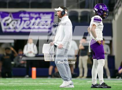 Thumbnail 1 in Chapel Hill vs. Anna (UIL 4A D1 Football Final) photogallery.
