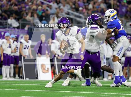Thumbnail 1 in Chapel Hill vs. Anna (UIL 4A D1 Football Final) photogallery.
