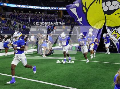 Thumbnail 3 in Chapel Hill vs. Anna (UIL 4A D1 Football Final) photogallery.