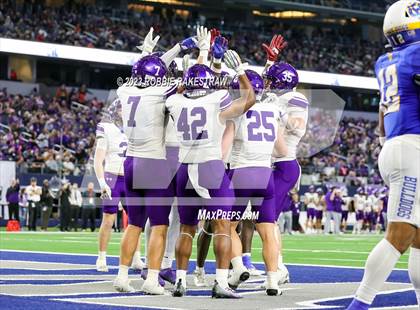 Thumbnail 2 in Chapel Hill vs. Anna (UIL 4A D1 Football Final) photogallery.
