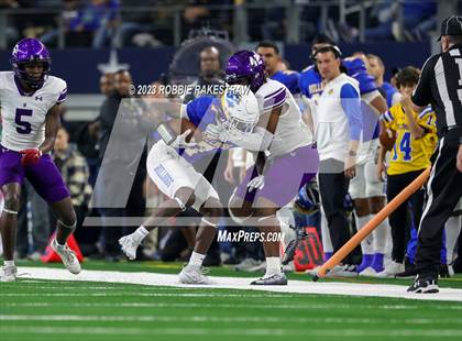 Thumbnail 3 in Chapel Hill vs. Anna (UIL 4A D1 Football Final) photogallery.