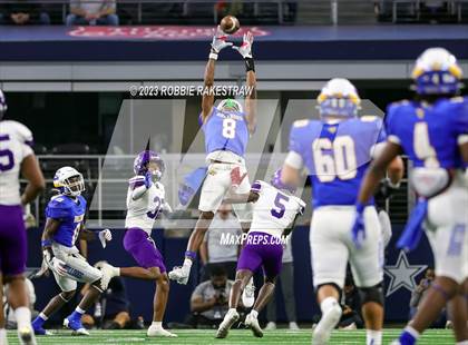 Thumbnail 2 in Chapel Hill vs. Anna (UIL 4A D1 Football Final) photogallery.