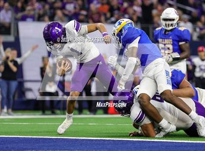 Thumbnail 1 in Chapel Hill vs. Anna (UIL 4A D1 Football Final) photogallery.