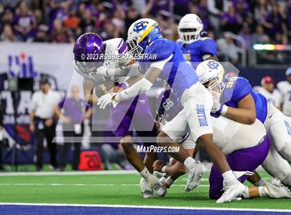 Thumbnail 3 in Chapel Hill vs. Anna (UIL 4A D1 Football Final) photogallery.