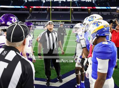 Thumbnail 3 in Chapel Hill vs. Anna (UIL 4A D1 Football Final) photogallery.