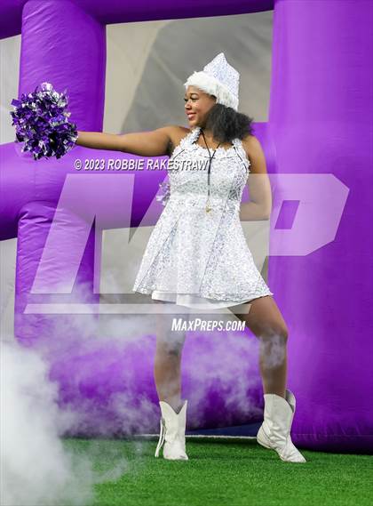 Thumbnail 2 in Chapel Hill vs. Anna (UIL 4A D1 Football Final) photogallery.