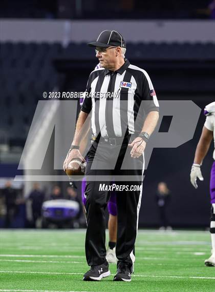 Thumbnail 2 in Chapel Hill vs. Anna (UIL 4A D1 Football Final) photogallery.