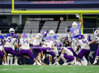 Thumbnail 3 in Chapel Hill vs. Anna (UIL 4A D1 Football Final) photogallery.