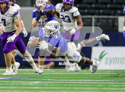 Thumbnail 2 in Chapel Hill vs. Anna (UIL 4A D1 Football Final) photogallery.