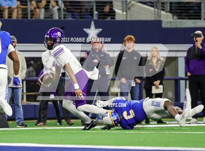 Thumbnail 2 in Chapel Hill vs. Anna (UIL 4A D1 Football Final) photogallery.