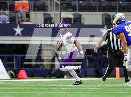 Thumbnail 2 in Chapel Hill vs. Anna (UIL 4A D1 Football Final) photogallery.