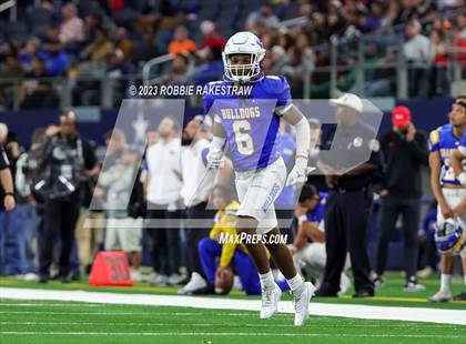 Thumbnail 3 in Chapel Hill vs. Anna (UIL 4A D1 Football Final) photogallery.