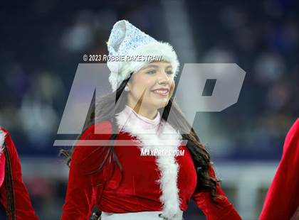 Thumbnail 2 in Chapel Hill vs. Anna (UIL 4A D1 Football Final) photogallery.
