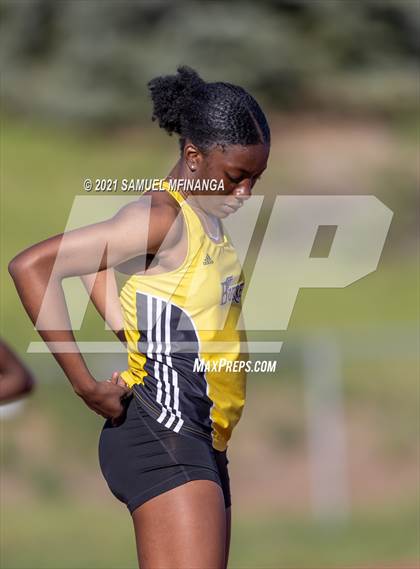 Thumbnail 2 in Metro Conference Track and Field Meet (4X100 Meter) photogallery.
