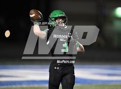 Thumbnail 1 in Avon vs. Highland (OHSAA Division 2 Regional Final) photogallery.