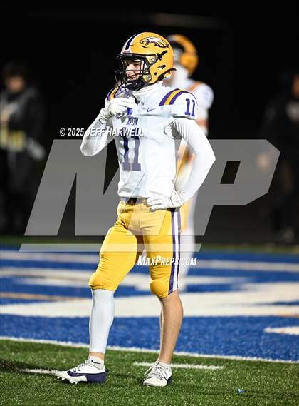 Thumbnail 1 in Avon vs. Highland (OHSAA Division 2 Regional Final) photogallery.