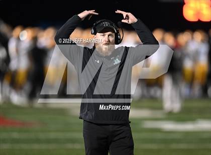 Thumbnail 1 in Avon vs. Highland (OHSAA Division 2 Regional Final) photogallery.