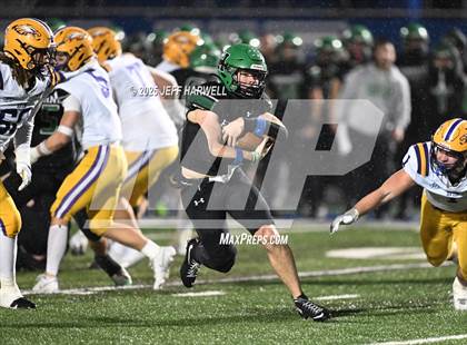 Thumbnail 3 in Avon vs. Highland (OHSAA Division 2 Regional Final) photogallery.