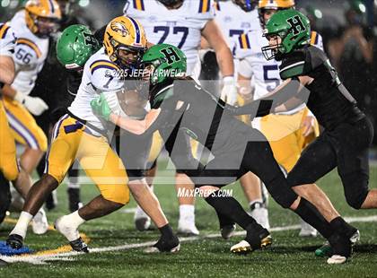 Thumbnail 3 in Avon vs. Highland (OHSAA Division 2 Regional Final) photogallery.