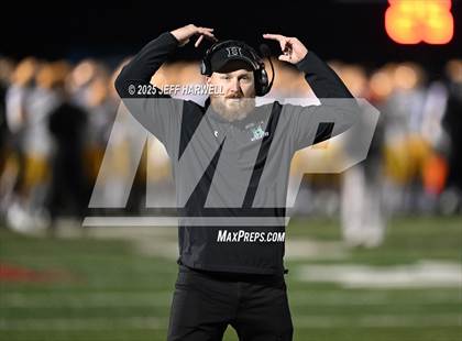 Thumbnail 3 in Avon vs. Highland (OHSAA Division 2 Regional Final) photogallery.