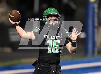 Thumbnail 2 in Avon vs. Highland (OHSAA Division 2 Regional Final) photogallery.