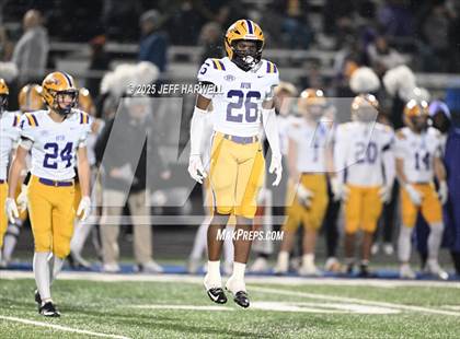 Thumbnail 2 in Avon vs. Highland (OHSAA Division 2 Regional Final) photogallery.