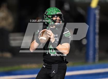 Thumbnail 1 in Avon vs. Highland (OHSAA Division 2 Regional Final) photogallery.