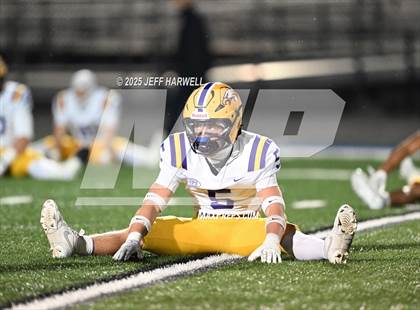 Thumbnail 3 in Avon vs. Highland (OHSAA Division 2 Regional Final) photogallery.