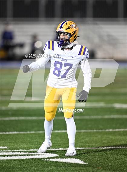 Thumbnail 1 in Avon vs. Highland (OHSAA Division 2 Regional Final) photogallery.