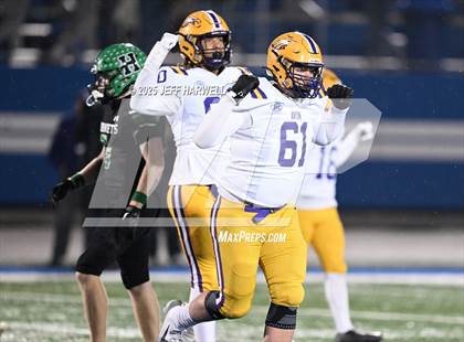 Thumbnail 2 in Avon vs. Highland (OHSAA Division 2 Regional Final) photogallery.