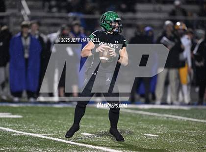 Thumbnail 2 in Avon vs. Highland (OHSAA Division 2 Regional Final) photogallery.