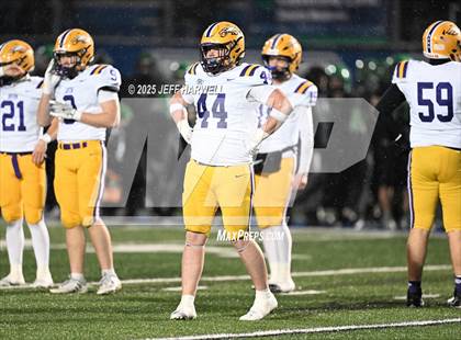 Thumbnail 2 in Avon vs. Highland (OHSAA Division 2 Regional Final) photogallery.