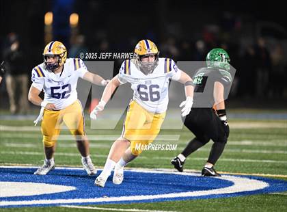 Thumbnail 3 in Avon vs. Highland (OHSAA Division 2 Regional Final) photogallery.