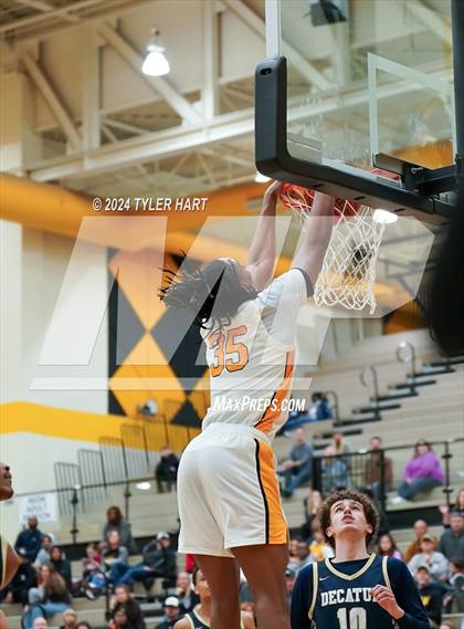 Thumbnail 3 in Decatur Central @ Avon photogallery.