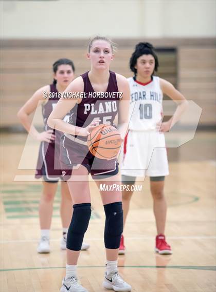 Thumbnail 2 in Cedar Hill vs. Plano (UIL 6A Quarterfinal) photogallery.