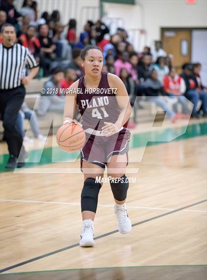 Thumbnail 2 in Cedar Hill vs. Plano (UIL 6A Quarterfinal) photogallery.