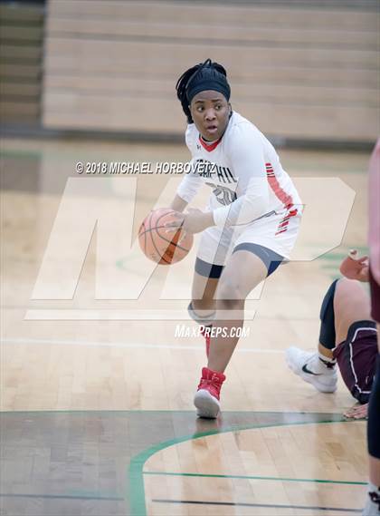 Thumbnail 2 in Cedar Hill vs. Plano (UIL 6A Quarterfinal) photogallery.
