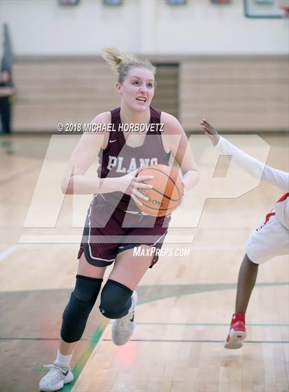 Thumbnail 3 in Cedar Hill vs. Plano (UIL 6A Quarterfinal) photogallery.